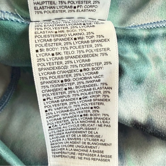 Athleta Blue and Green Tie-Dye Capri Leggings Size Medium 41888 - Picture 11 of 14